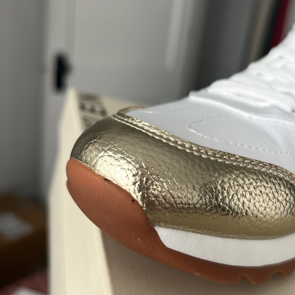 💫 White and gold sneakers - Picture 15 of 15